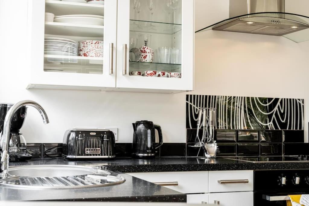 Sandbanks Ground Floor 2 Bed Apt, Beach 3Mins Walk Poole Εξωτερικό φωτογραφία