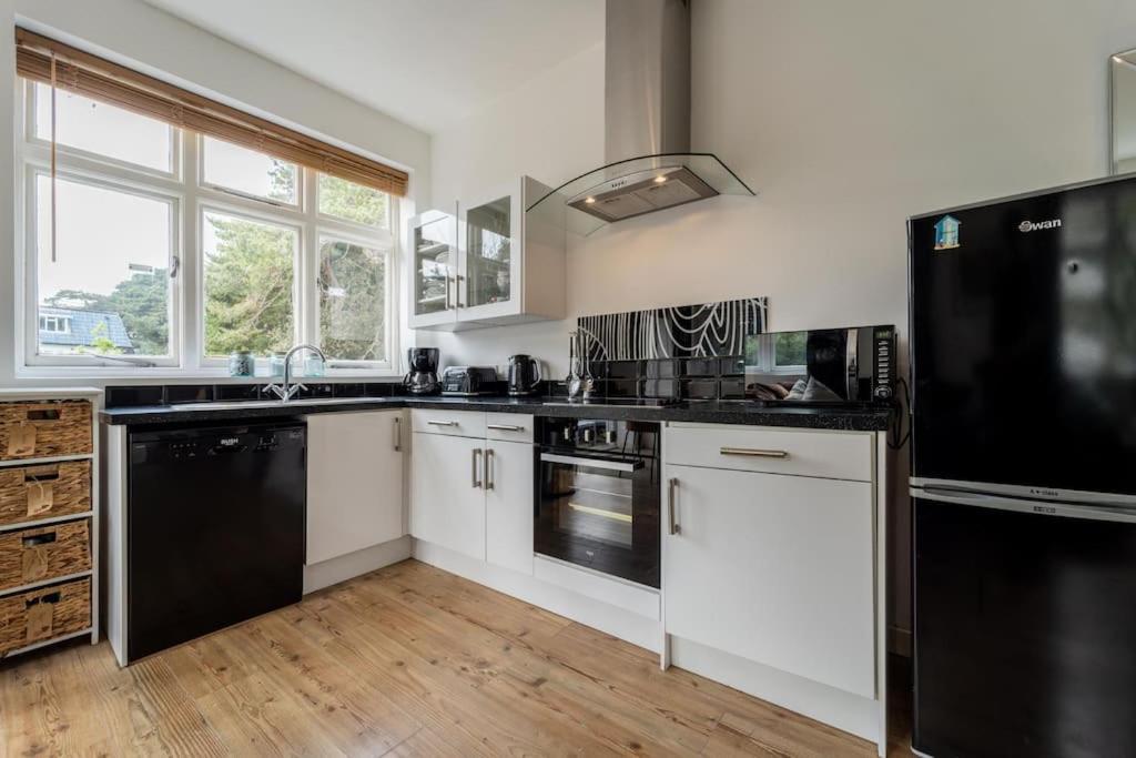 Sandbanks Ground Floor 2 Bed Apt, Beach 3Mins Walk Poole Εξωτερικό φωτογραφία